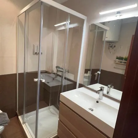 A Estrenar ,con Vistas Al Mar Y Aparcamiento Gratis En El Casco Viejo-centro-zona Portuaria